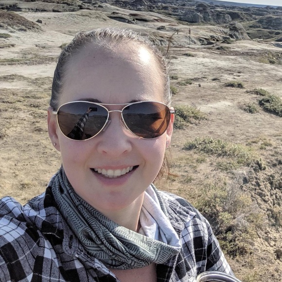 Meet your Posher, Lindy - Picture 1 of 1